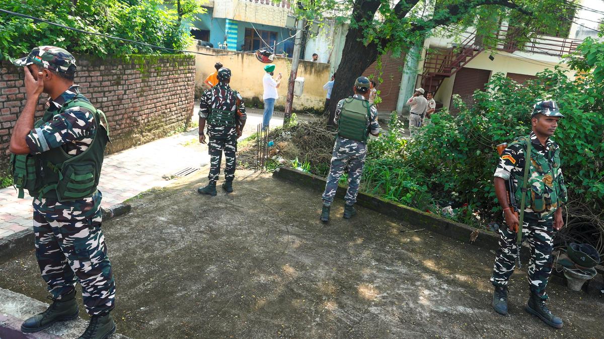 Kashmiri Pandit killings: J&K Police’s special cell reopens 1990 case; searches multiple locations